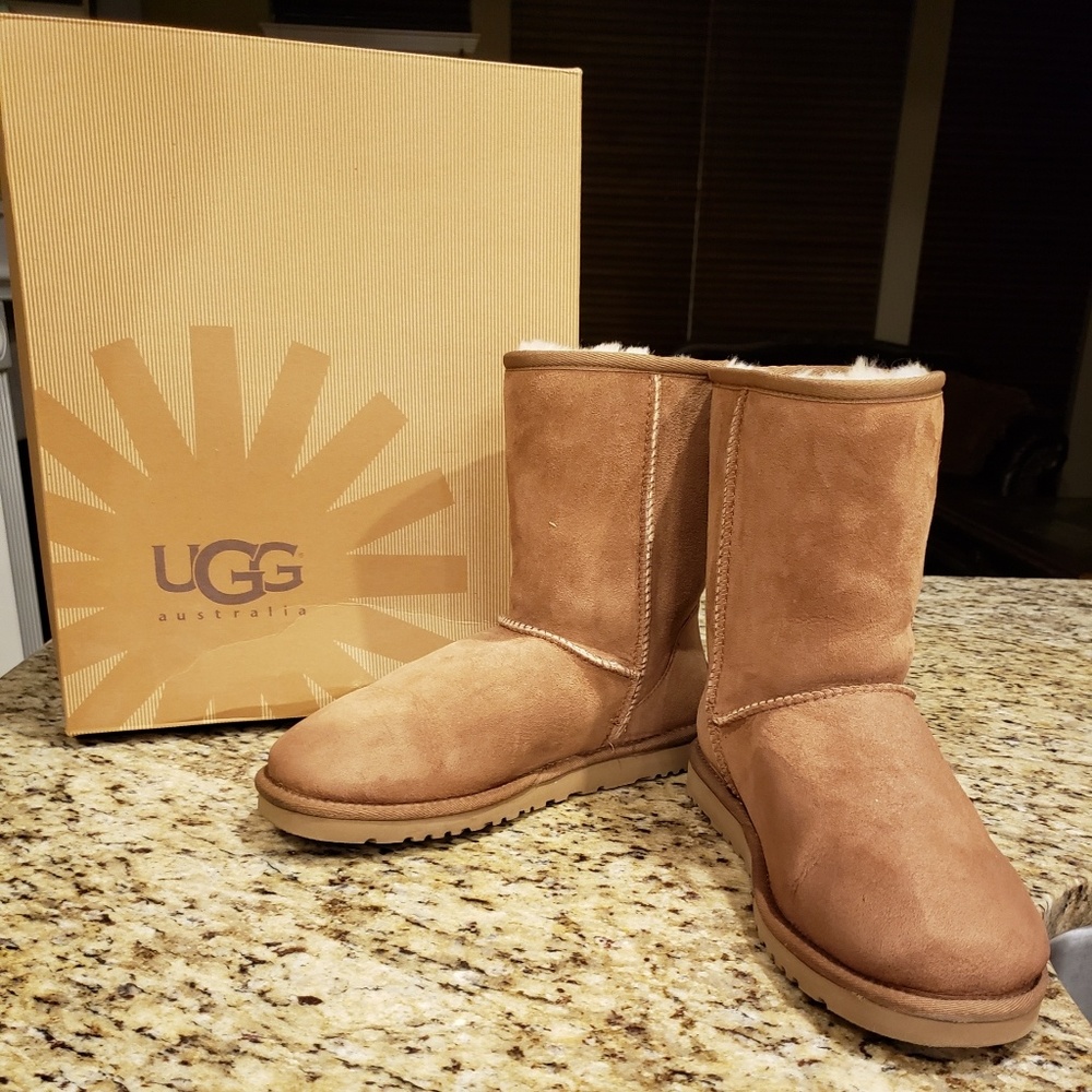 Uggs Womens Classic Like New Size 9